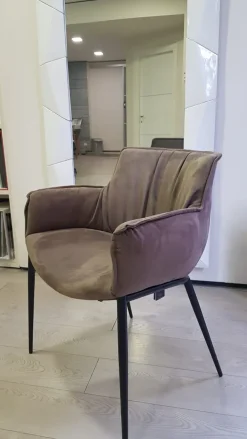 Cattelan Italia 1. Design moderno. 2. Costo vantaggioso. 3. Qualità . 4. Comoda e resistente. 5. Facile da montare.- Sedie