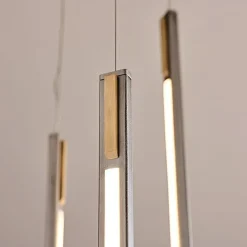 1. Design moderno ed elegante 2. Realizzata in metallo 3. Prodotta da 4. Offerta Outlet 5. Facile da installare^Cattelan Italia New