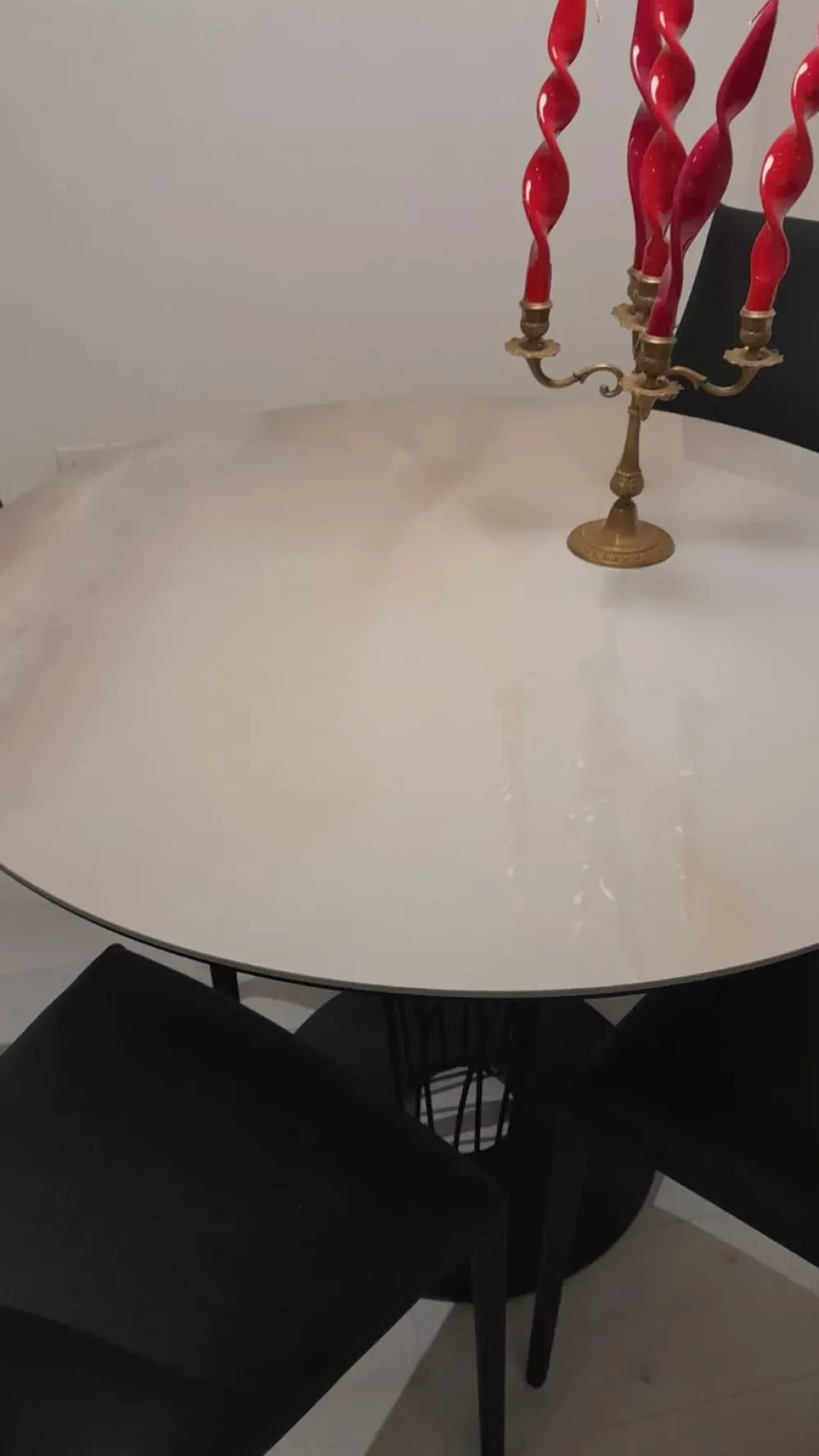 Cattelan Italia 1. Design moderno ed elegante. 2. Offerta Outlet. 3. Materiali di qualità. 4. Facile da pulire. 5. Marca .- Tavoli