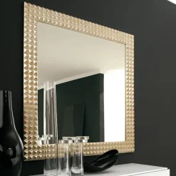 Outlet 1. Design moderno ed elegante.2. Realizzato con materiali di qualità.3. Disponibile in diverse dimensioni. 4. Facile da installare. 5. Garantito dal marchio . Specchiere