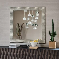 Outlet 1. Design moderno ed elegante.2. Realizzato con materiali di qualità.3. Disponibile in diverse dimensioni. 4. Facile da installare. 5. Garantito dal marchio . Specchiere