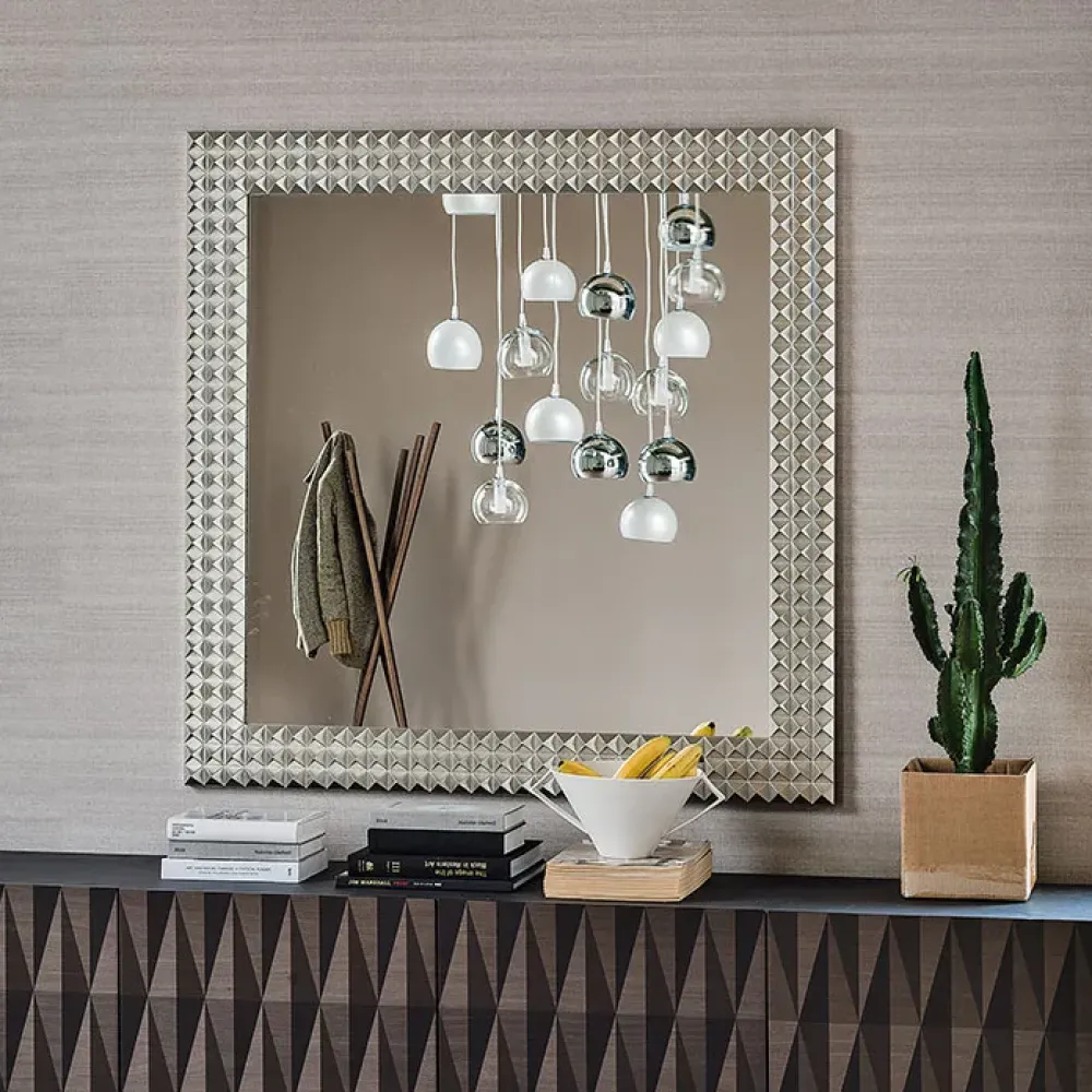 Outlet 1. Design moderno ed elegante.2. Realizzato con materiali di qualità.3. Disponibile in diverse dimensioni. 4. Facile da installare. 5. Garantito dal marchio . Specchiere