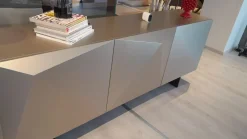 Cattelan Italia 1. Design moderno ed elegante. 2. Realizzata in legno di qualità. 3. Facile da montare. 4. Prezzo Outlet. 5. Garanzia Cattelan.- Madie