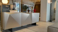 Cattelan Italia 1. Design moderno ed elegante. 2. Realizzata in legno di qualità. 3. Facile da montare. 4. Prezzo Outlet. 5. Garanzia Cattelan.- Madie