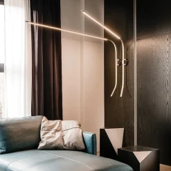 Cattelan Italia 1. Design moderno ed elegante. 2. Struttura in legno di faggio. 3. Seduta imbottita in pelle. 4. Struttura resistente e robusta. 5. Facile da pulire.- Applique Da Parete