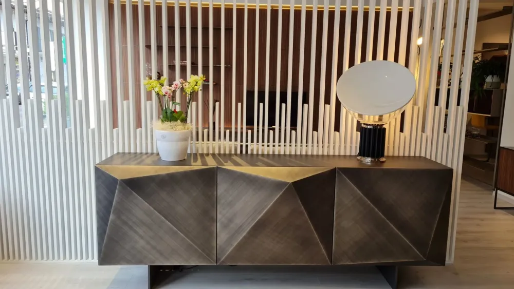 Cattelan Italia 1. Design moderno ed elegante. 2. Prezzo outlet. 3. Realizzato da . 4. Facile da montare. 5. Ampia scelta di colori.- Madie