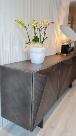 Cattelan Italia 1. Design moderno ed elegante. 2. Prezzo outlet. 3. Realizzato da . 4. Facile da montare. 5. Ampia scelta di colori.- Madie