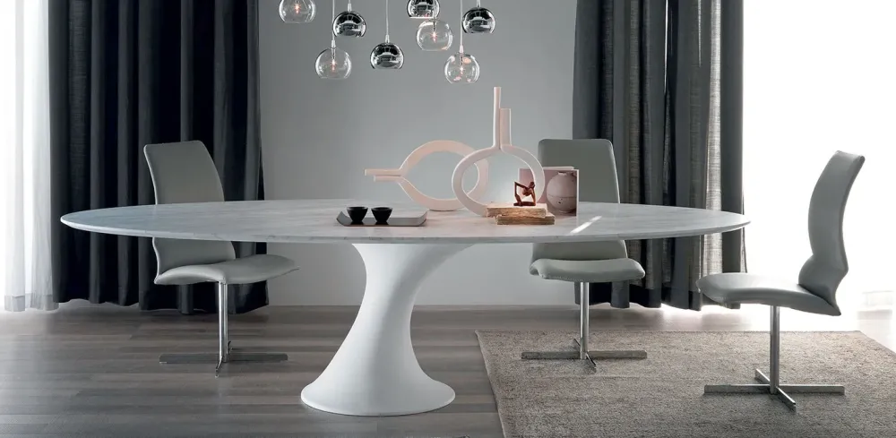 Cattelan Italia 1. Design moderno ed elegante.2. Struttura resistente.3. Prezzi Outlet. 4. Facile da pulire. 5. Disponibile in diverse finiture.- Tavoli