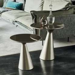 Cattelan Italia 1. Design moderno ed elegante. 2. Robusto e resistente. 3. Facile da pulire. 4. Prezzo scontato. 5. Facile da montare.- Tavoli