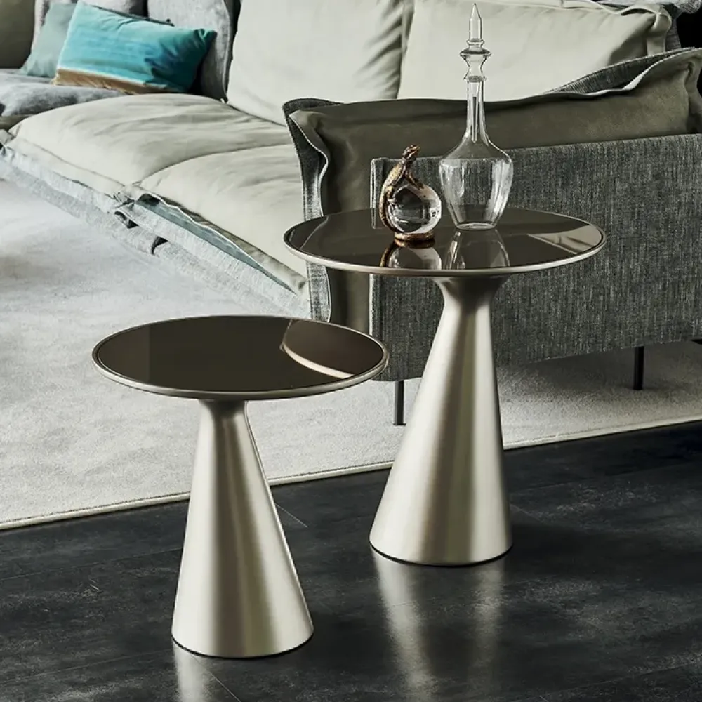 Cattelan Italia 1. Design moderno ed elegante. 2. Robusto e resistente. 3. Facile da pulire. 4. Prezzo scontato. 5. Facile da montare.- Tavoli