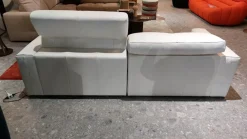 Calia 1. Design moderno ed elegante. 2. Comfort assoluto. 3. Struttura robusta. 4. Pelle di qualità. 5. Prezzo competitivo.- Divani