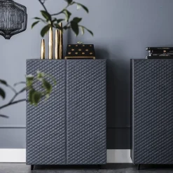 1. Design moderno ed elegante. 2. Costo scontato. 3. Ampio spazio di archiviazione. 4. Facile da montare. 5. Materiali di qualità.^Cattelan Italia