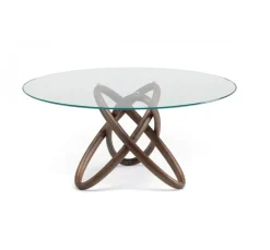 Cattelan Italia 1. Design moderno ed elegante. 2. Vetro resistente e di qualità. 3. Facile da pulire e mantenere. 4. Struttura solida e resistente. 5. Dimensioni adatte a qualsiasi ambiente.- Tavoli