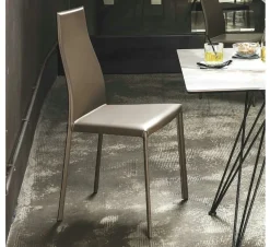 Cattelan Italia 1. Design moderno ed elegante. 2. Costo scontato. 3. Struttura robusta. 4. Facile da montare. 5. Comoda e confortevole.- Sedie