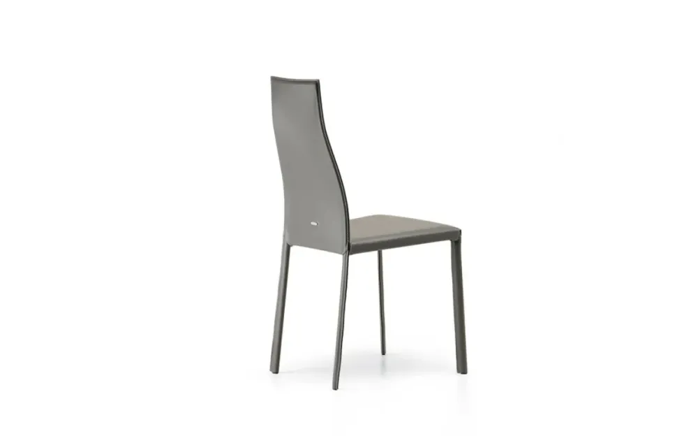 Cattelan Italia 1. Design moderno ed elegante. 2. Costo scontato. 3. Struttura robusta. 4. Facile da montare. 5. Comoda e confortevole.- Sedie