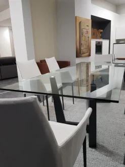 1. Design moderno ed elegante. 2. Prezzo scontato. 3. Facile da pulire. 4. Resistente e durevole. 5. Facile da montare.^Bonaldo Hot