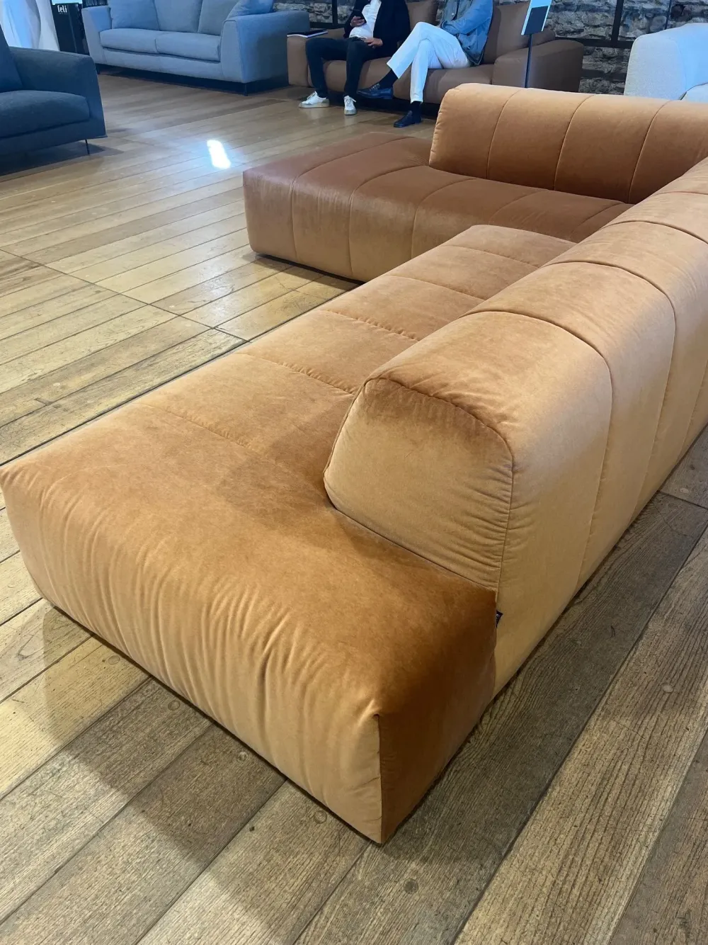 Outlet Angolare Pantheon ad un prezzo imperdibile Divani