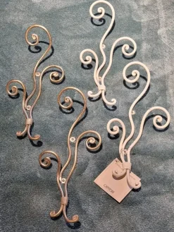 Cantori Appendiabiti classico Ricciolo a prezzi convenienti- Appendiabiti