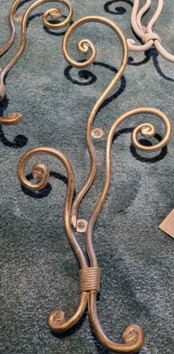 Cantori Appendiabiti classico Ricciolo a prezzi convenienti- Appendiabiti