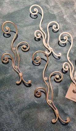 Cantori Appendiabiti classico Ricciolo a prezzi convenienti- Appendiabiti