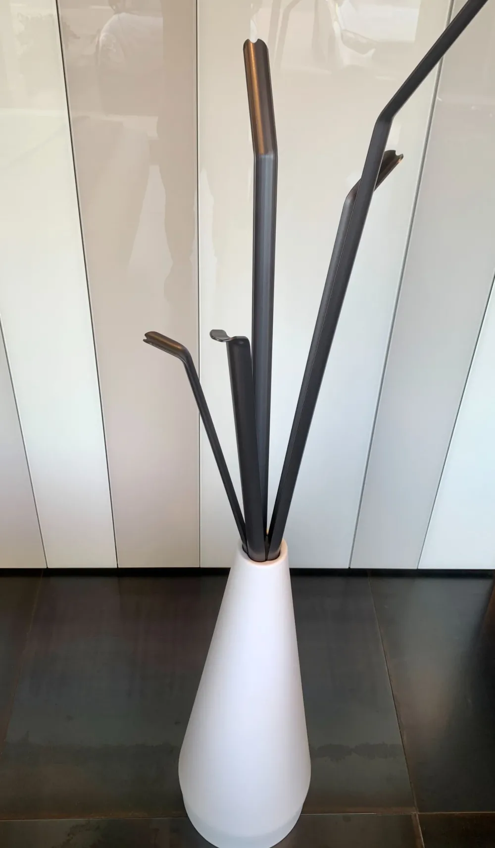 Bonaldo Appendiabiti moderno Kadou a prezzi outlet- Appendiabiti