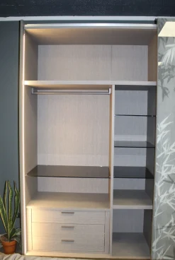 Tomasella Armadio ante scorrevoli in laccato opaco Strip di- Armadi