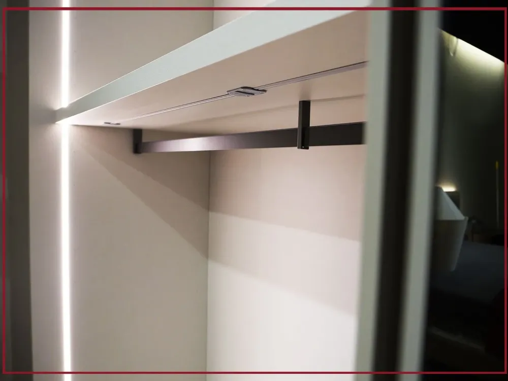 Discount Armadio ante scorrevoli in legno Sintesi di Armadi