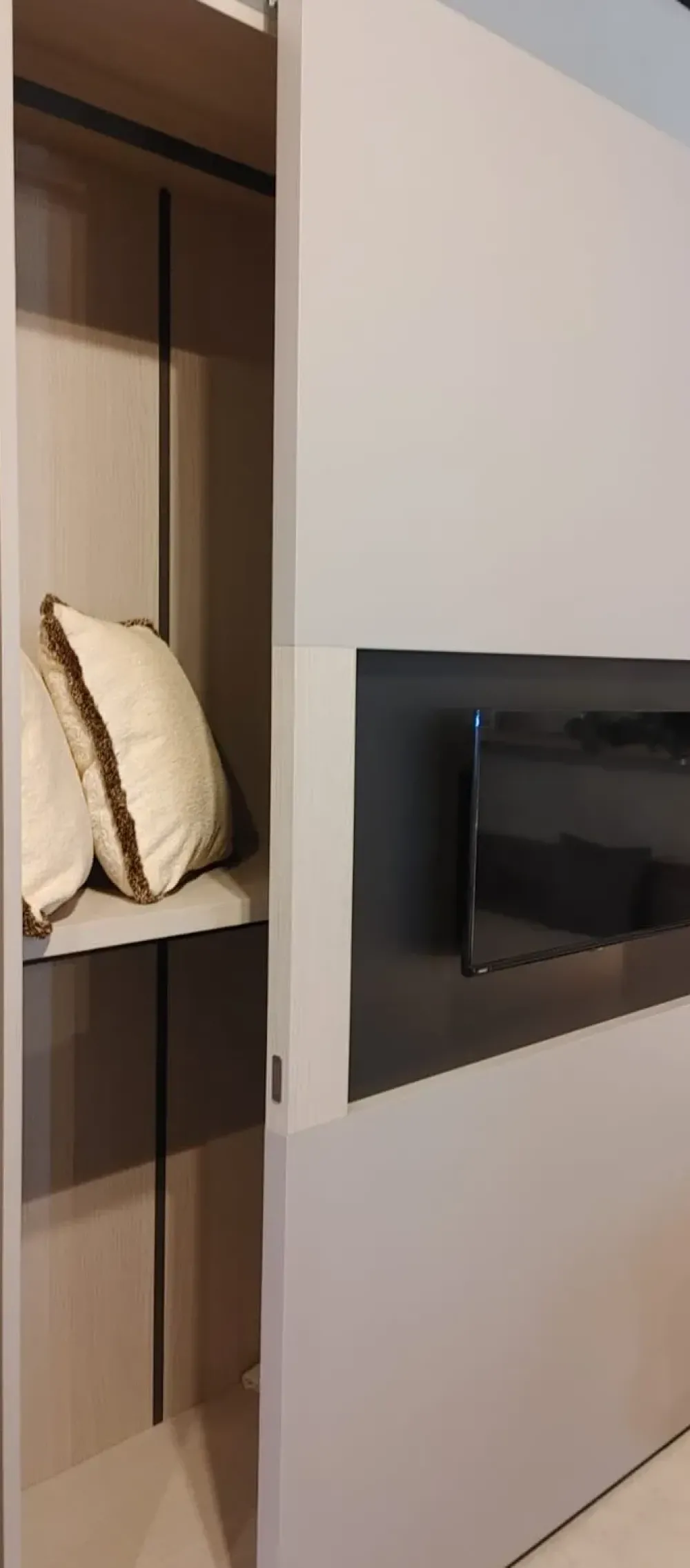 Moretti Compact Camerette ARMADIO Armadio brunale scorrevole di Moretti compact in OFFERTA OUTLET- Armadi