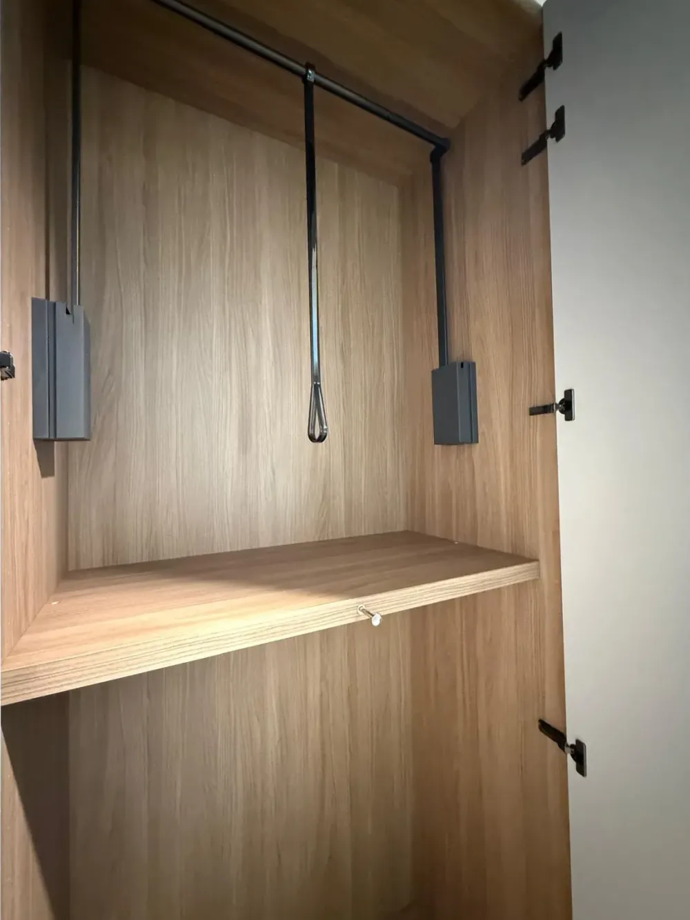 Armadio Armadio modello manhattan con ante battenti SCONTATO a PREZZI OUTLET Armadi