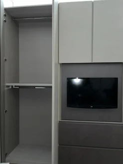 Outlet Armadio Armadio visual realizzato in laminato materico di scontato -36% Armadi