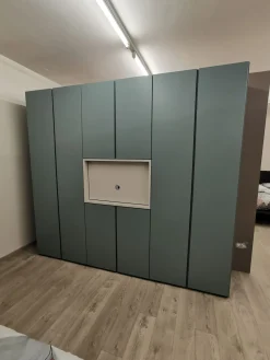 Armadio Brio con porta tv a sei ante a prezzo Outlet^Tagliabue Mobili