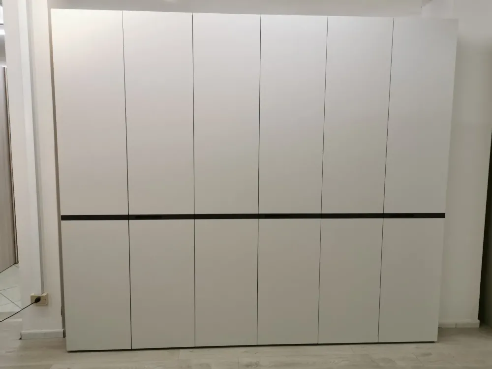 Sale Armadio con ante battenti a prezzo scontato modello Strip di Armadi