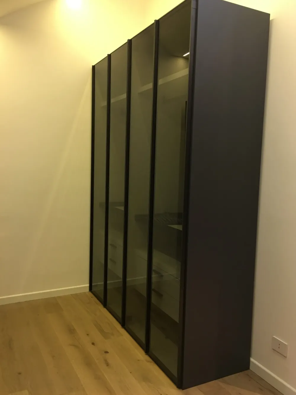 Armadio con ante battenti design Velo a prezzo ribassato^Ballancin Discount