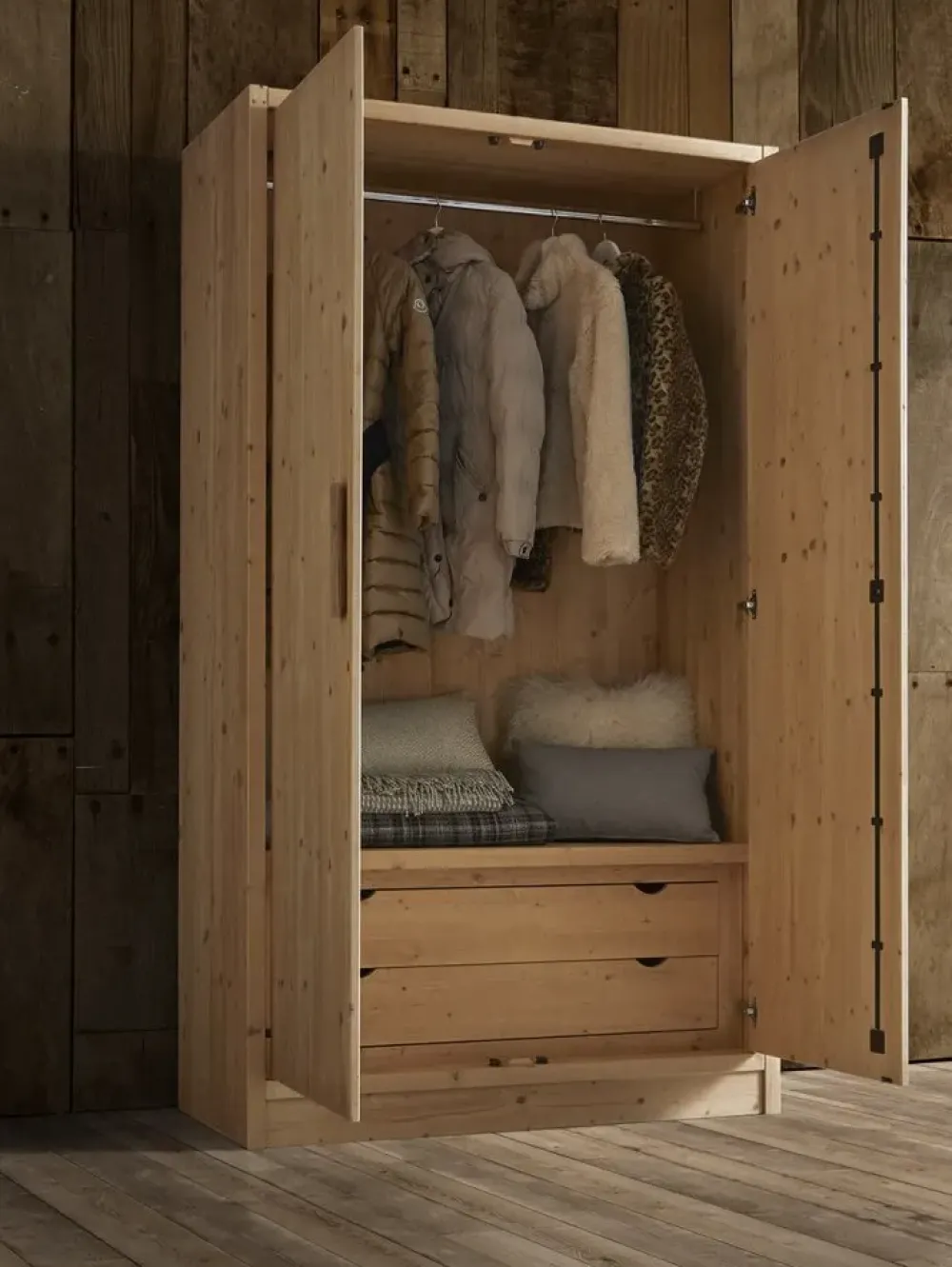 Armadio con ante battenti classico Armadio art 3306 a a prezzo ribassato^Artigianale New