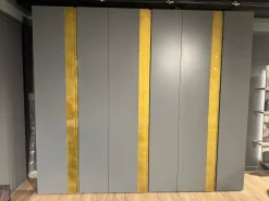 Outlet Armadio con ante battenti modello Groove scontato del 58% Armadi