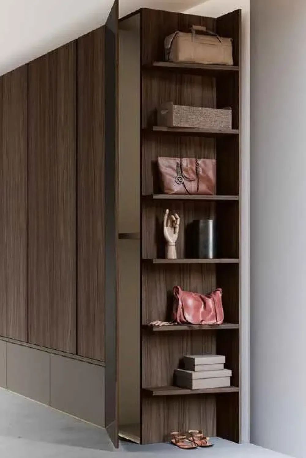 Outlet Armadio con ante battenti design Arm24 a prezzo ribassato Armadi