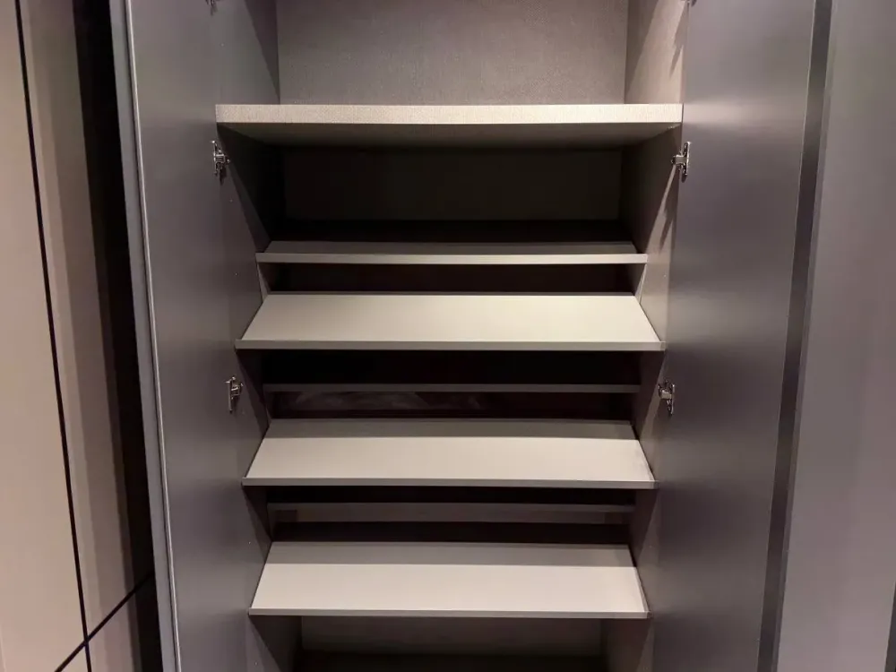 Online Armadio con ante battenti a Quattro ante Poker di Armadi