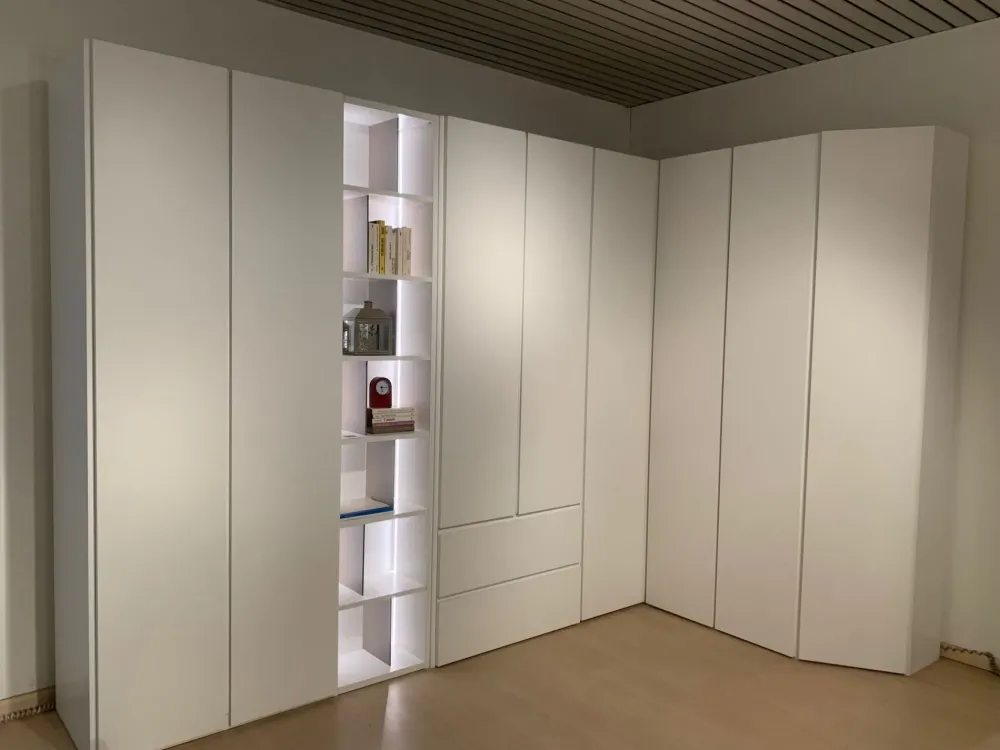 Sale Armadio con ante battenti modello Nl scontato del 30% Armadi