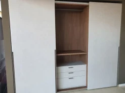 Tomasella Armadio con ante scorrevoli Doris  scontato del 40%- Armadi