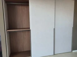 Tomasella Armadio con ante scorrevoli Doris  scontato del 40%- Armadi