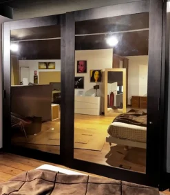 Armadio con ante scorrevoli moderno Discovery a prezzo ribassato^Doimo Design Discount