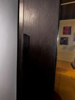 Armadio con ante scorrevoli moderno Discovery a prezzo ribassato^Doimo Design Discount