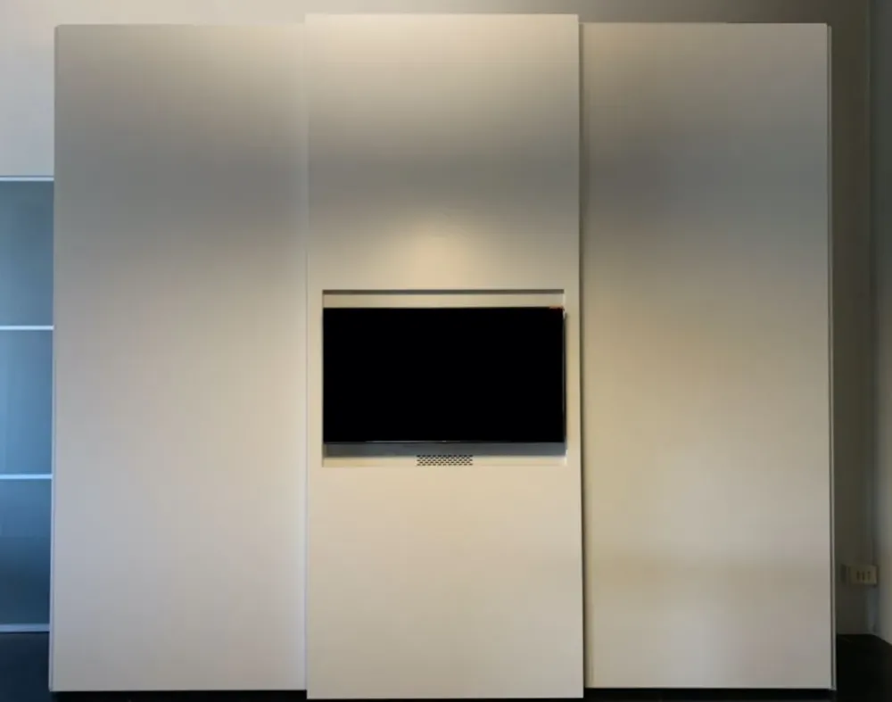 Armadio con ante scorrevoli modello Nastro tv scontato del 46%^Pianca Best