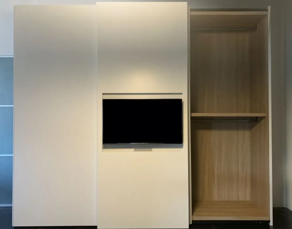 Armadio con ante scorrevoli modello Nastro tv scontato del 46%^Pianca Best