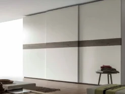 Sale Armadio con ante scorrevoli moderno Projecta santa lucia Santa lucia a prezzo ribassato Armadi