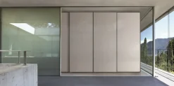 Armadio con ante scorrevoli a Tre ante Altea di^Artigianale Sale