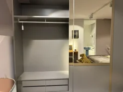 Sale Armadio con ante scorrevoli design Genery a prezzo ribassato Armadi