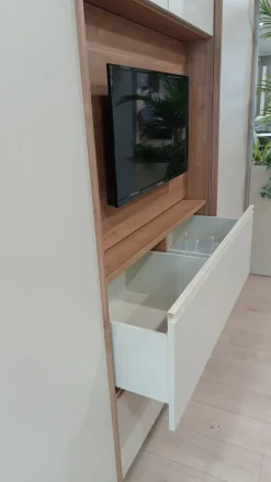 Online Armadio con ante scorrevoli modello Scorrevolo scontato del 50% Armadi