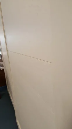 Armadio con ante scorrevoli moderno Ada a prezzo ribassato^Napol Discount