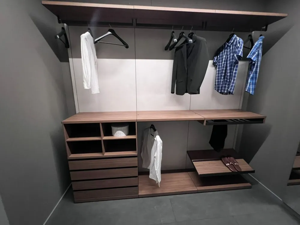 Tomasella Armadio design Pratico con un ribasso imperdibile- Armadi